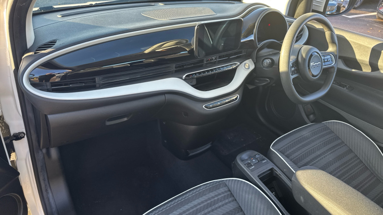 Fiat 500 87kW Passion 42kWh 3dr Auto Electric Hatchback